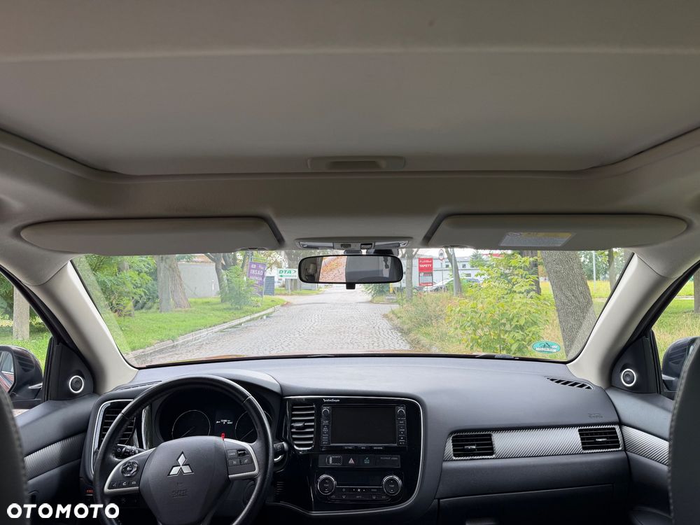 Mitsubishi Outlander - 14