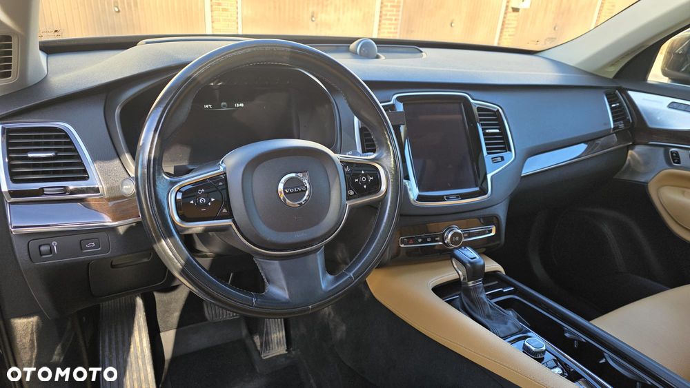 Volvo XC 90 - 10