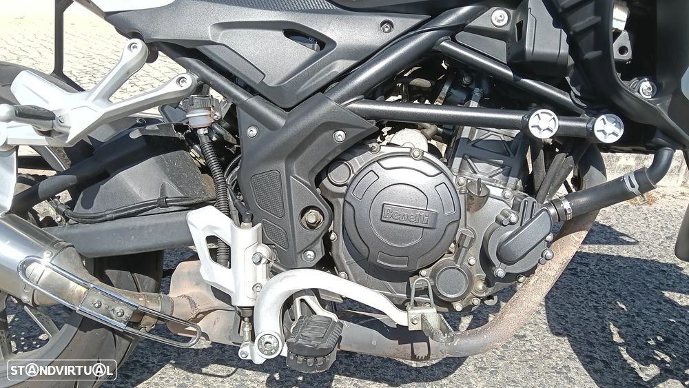 Benelli TRK 251 - 13