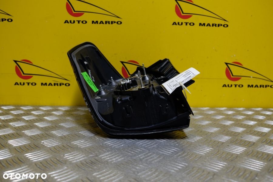 TOYOTA 4RUNNER 2014-2021 LAMPA TYŁ PRAWA LED USA - 7