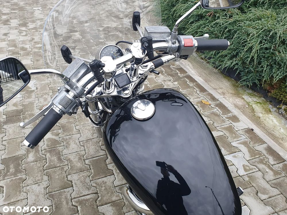 Suzuki Intruder - 32
