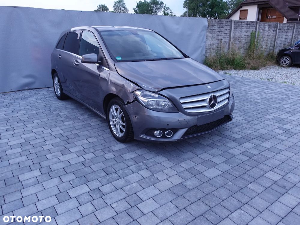 Mercedes-Benz Klasa B 180 d Edition - 10