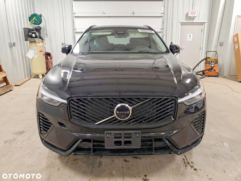 Volvo XC 60 T8 Plug-In Hybrid AWD Ultra Dark - 6