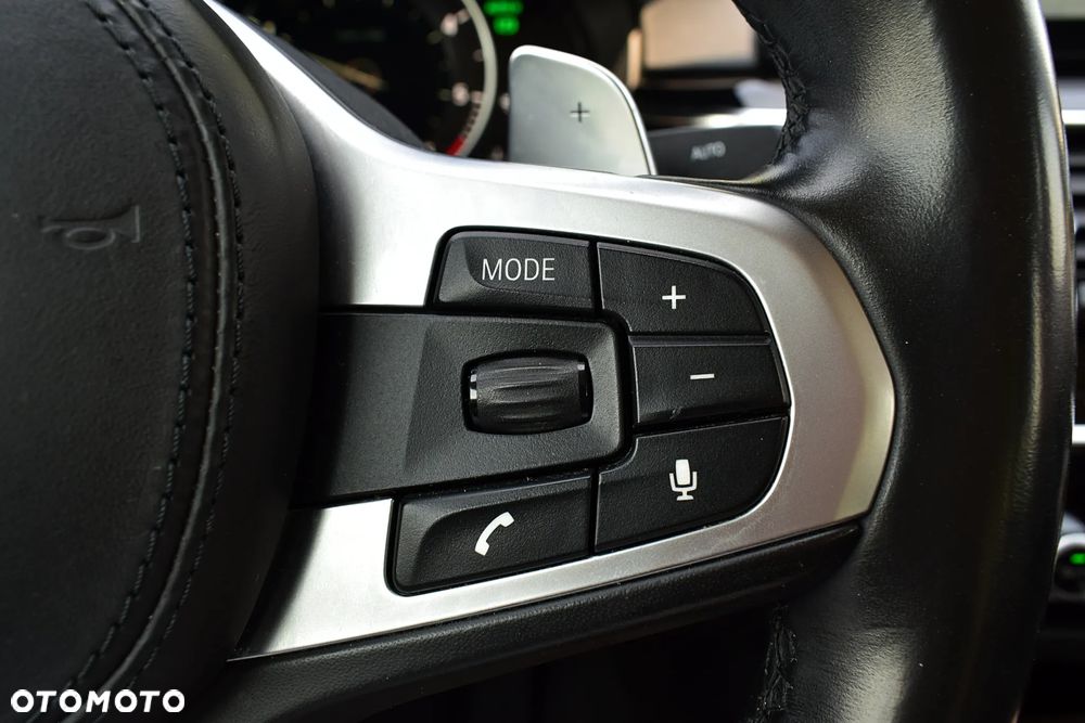 BMW Seria 5 520d xDrive Sport Line sport - 13