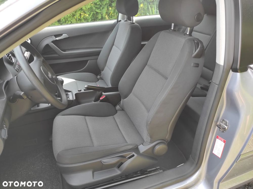 Audi A3 3-drzwiowe 1.6 Attraction - 10