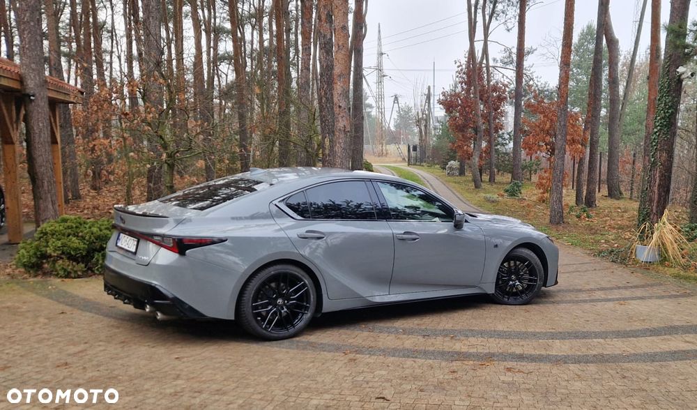 Lexus IS - 4