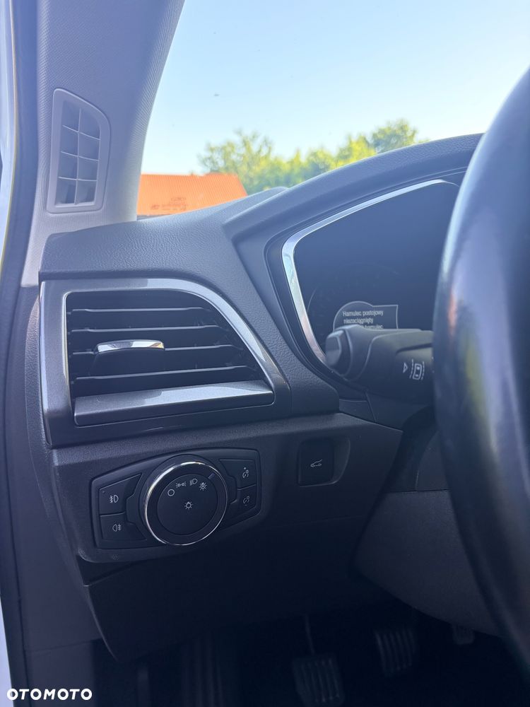 Ford Mondeo 2.0 EcoBlue Titanium - 13