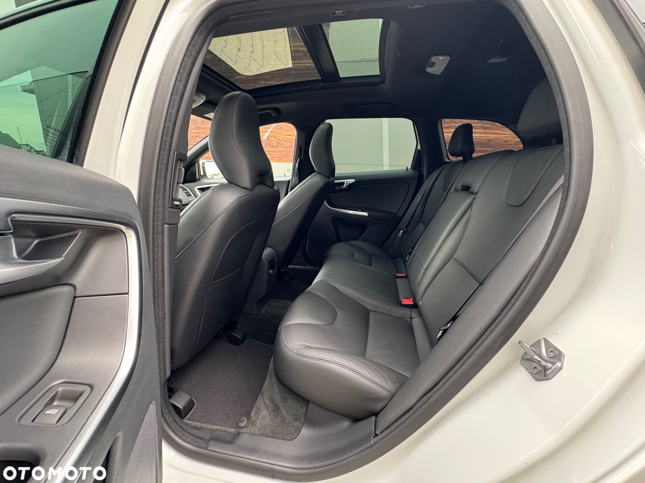 Volvo XC 60 D4 Drive-E Momentum - 34