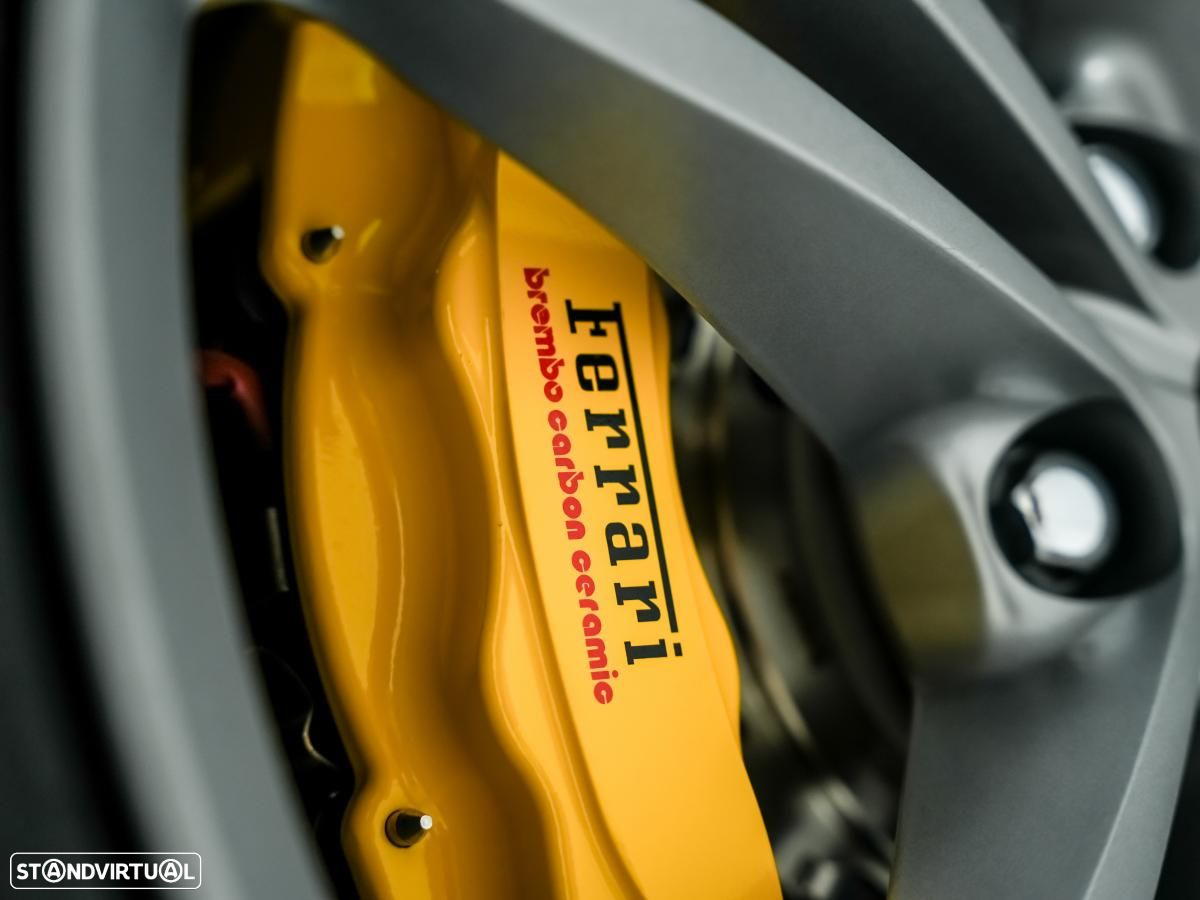 Ferrari GTC4 Lusso - 21