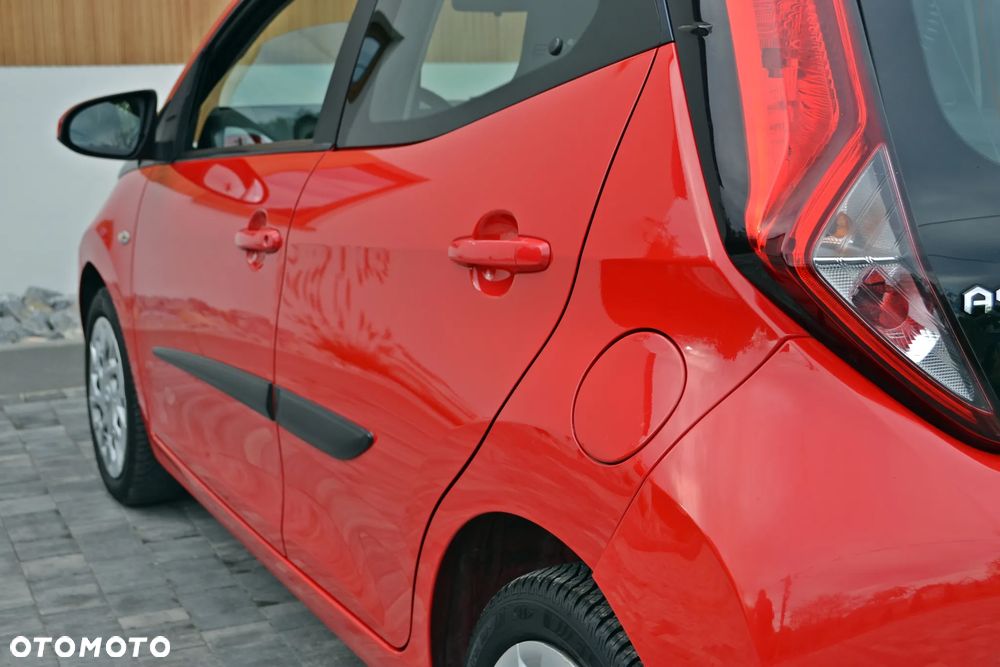 Toyota Aygo x.shift x-play connect - 13