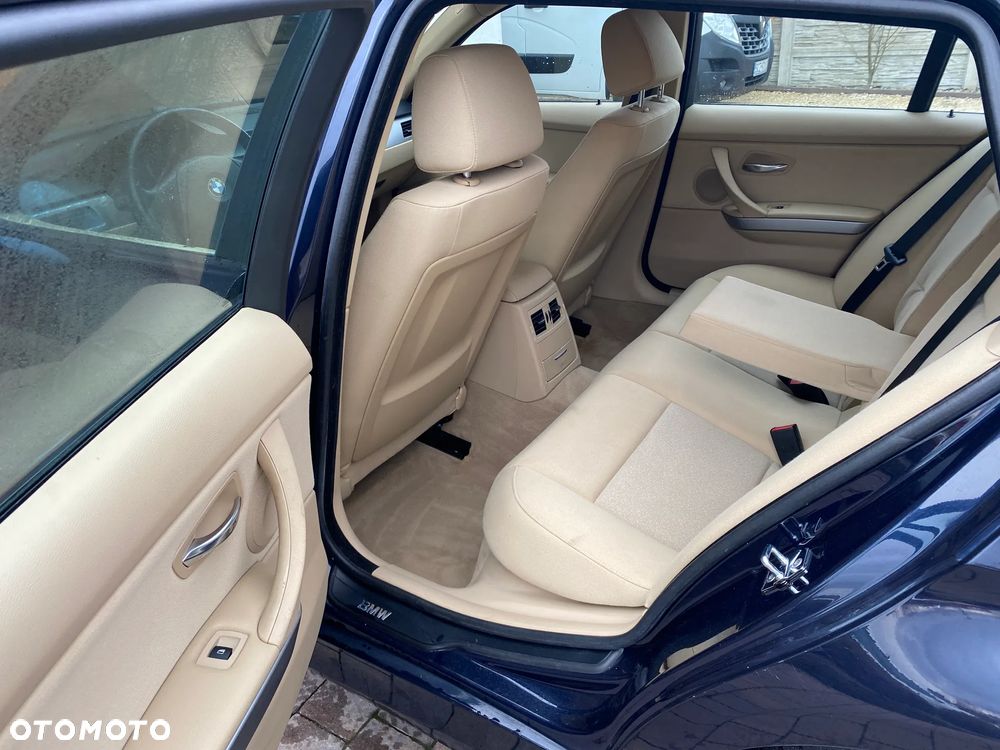 BMW Seria 3 318i Edition Exclusive - 11