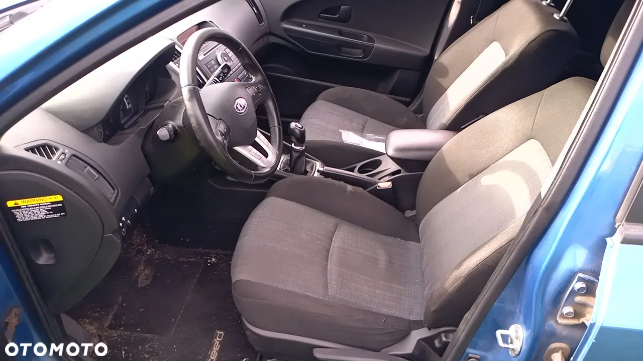 Kia Ceed - 6