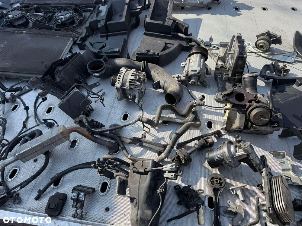 Subaru Forester Części LampaTył Błotnik Zderzak tył Chłodnica Tapicerka Ćwiarka Podłużnica Bok - 34