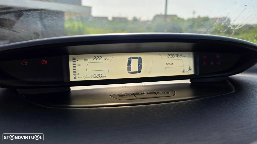 Citroën C4 1.6 HDi VTR Pack - 6