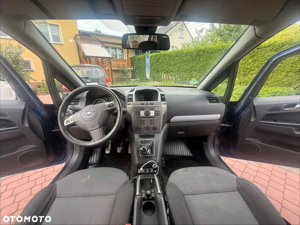 Opel Zafira 1.6 - 9