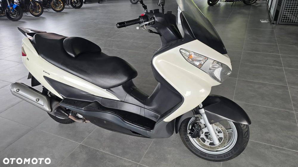 Suzuki Burgman - 16