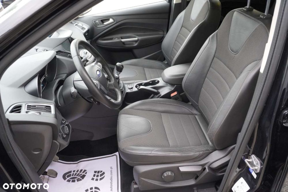 Ford Kuga 2.0 TDCi 2x4 Titanium - 13