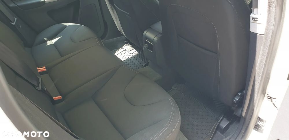 Volvo XC 60 D4 AWD Kinetic - 7