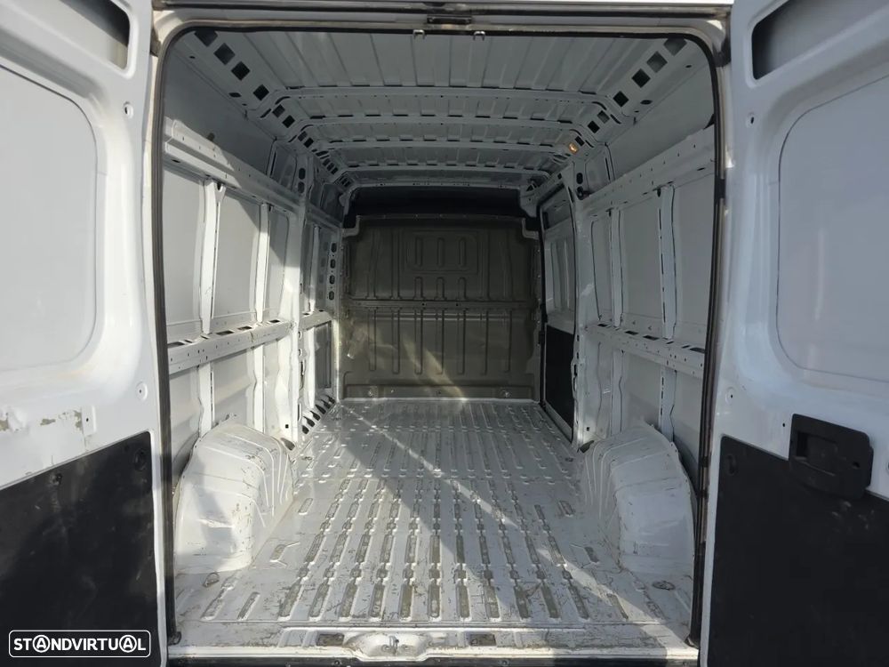 Citroën Jumper 2 2.2 BlueHDi 140 €6.4 MT 3.3T L3 H2 - 6