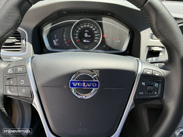 Volvo V60 Cross Country 2.0 D3 Momentum - 21