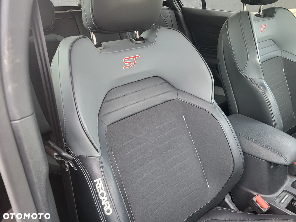 Ford Focus 2.0 EcoBlue ST - 8