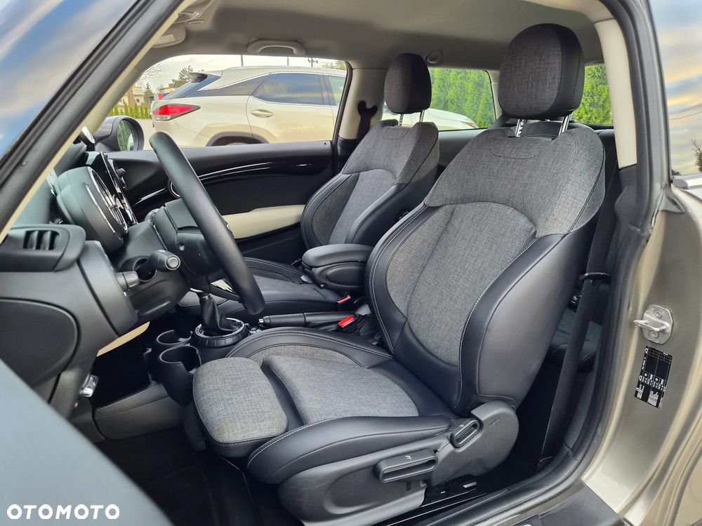 MINI Cooper Seven Chili - 7