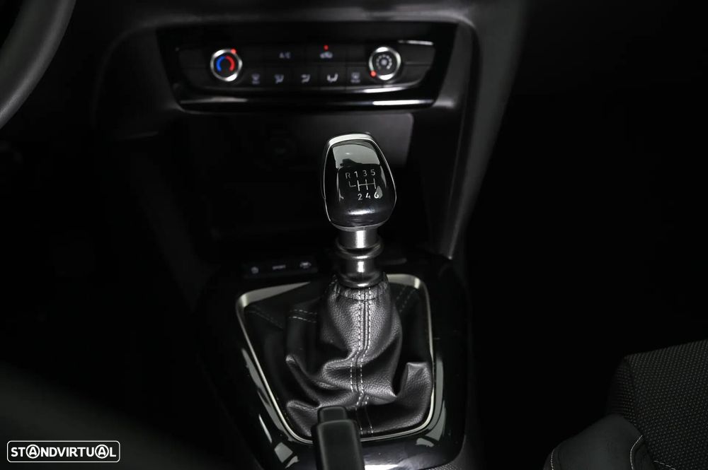 Opel Corsa 1.2 T GS - 22