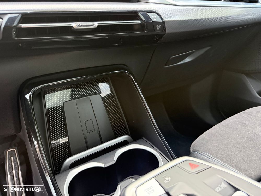 BMW iX1 eDrive20 Pack Desportivo M - 39