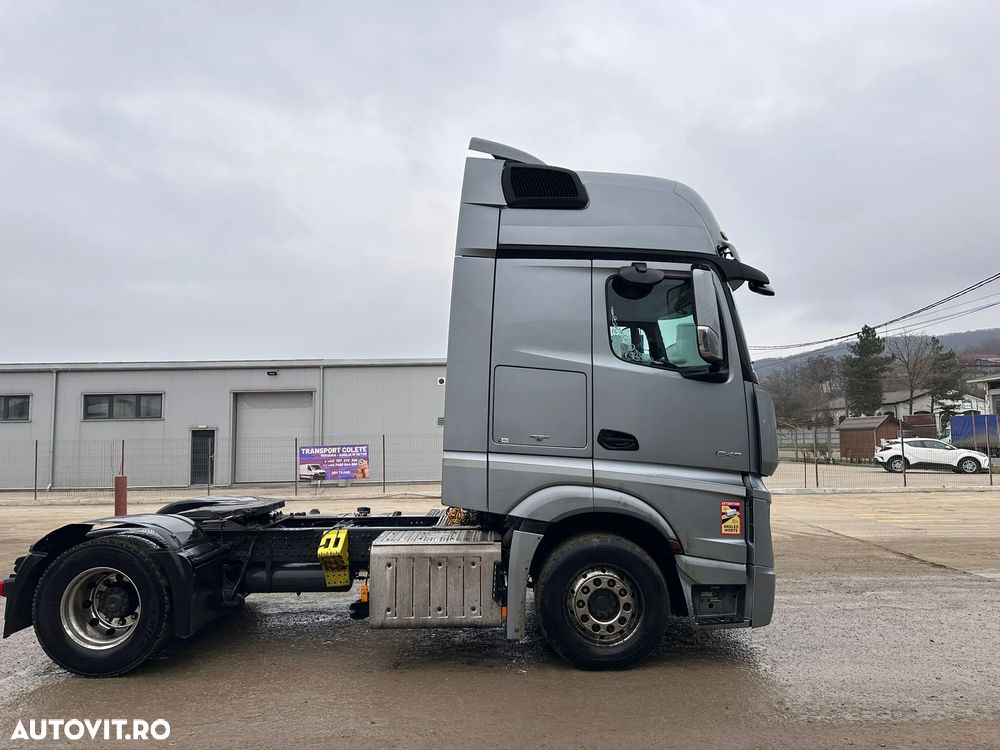 Mercedes-Benz Actros - 3