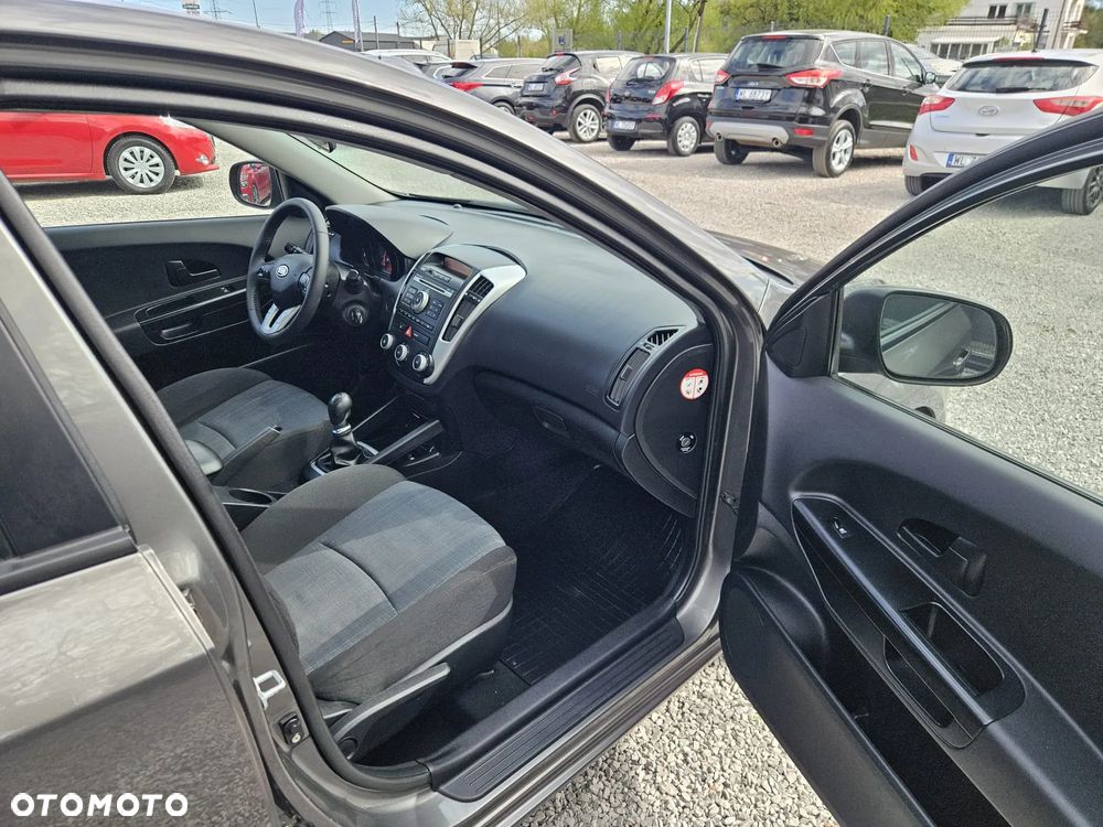 Kia Ceed 1.4 CVVT Spirit - 30