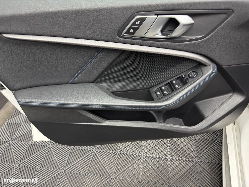 BMW 116 d Pack Desportivo M Auto - 34