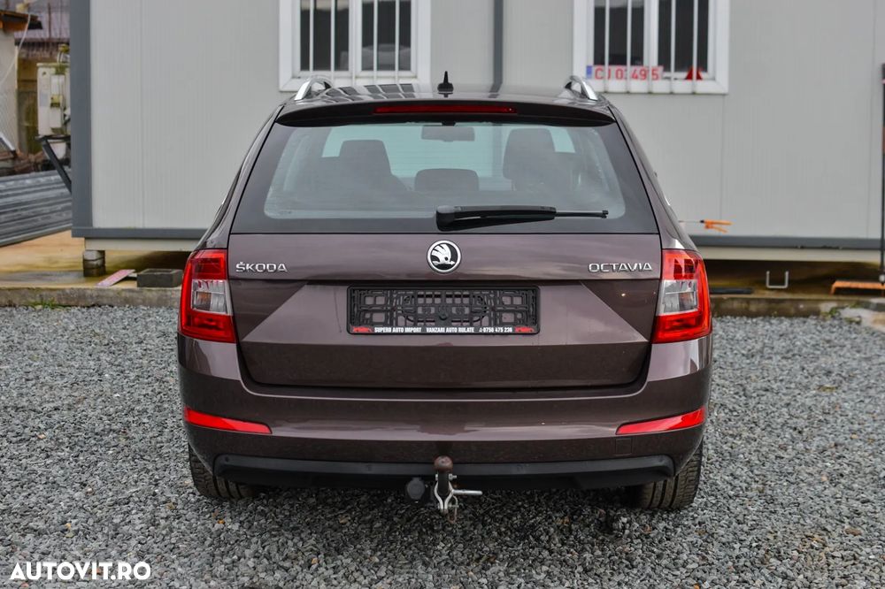 Skoda Octavia 1.6 TDI Elegance DSG - 10