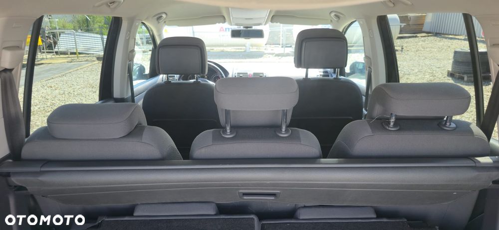 Volkswagen Touran 1.6 TDI DPF DSG Trendline - 20