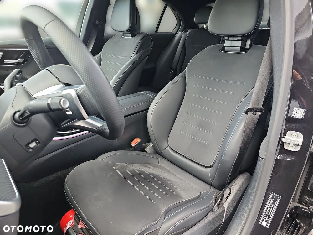 Mercedes-Benz Klasa C 200 4Matic 9G-TRONIC AMG Line - 11