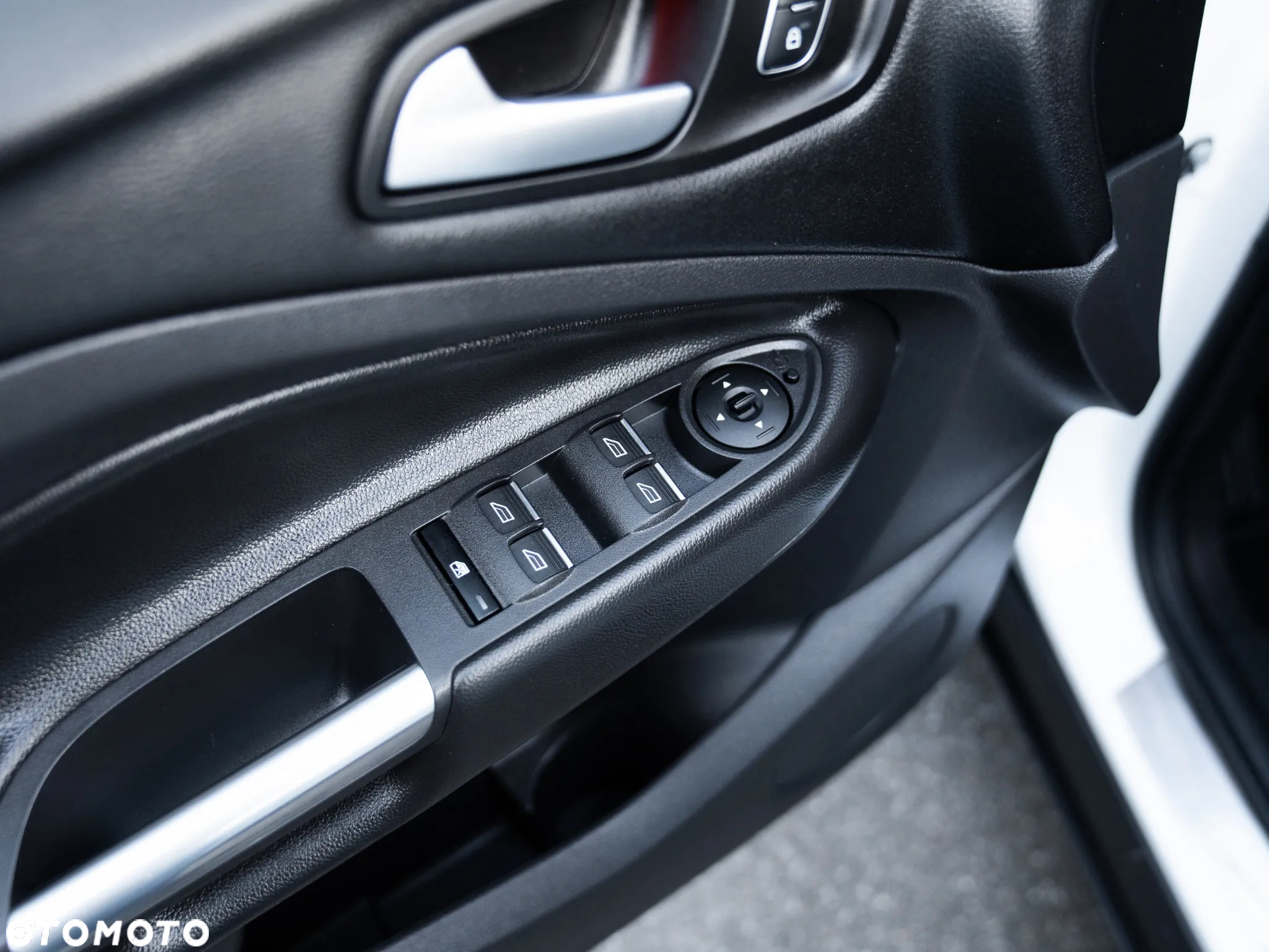 Ford Kuga 1.5 EcoBoost 4x4 Titanium - 33