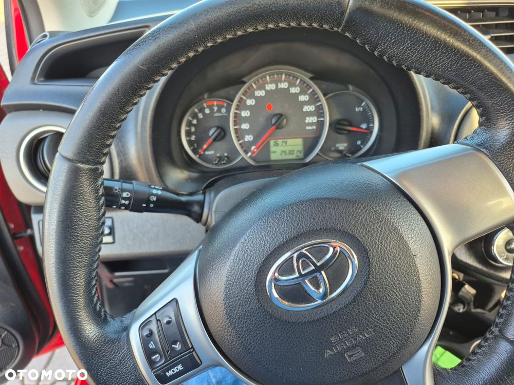Toyota Yaris - 8