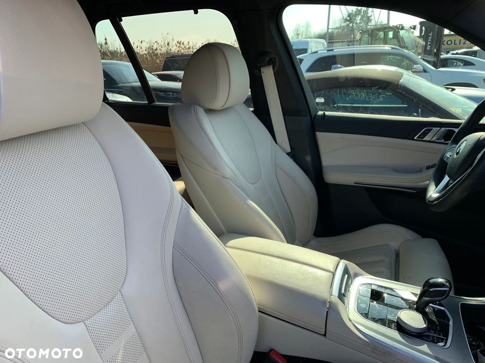 BMW X5 xDrive40i - 11