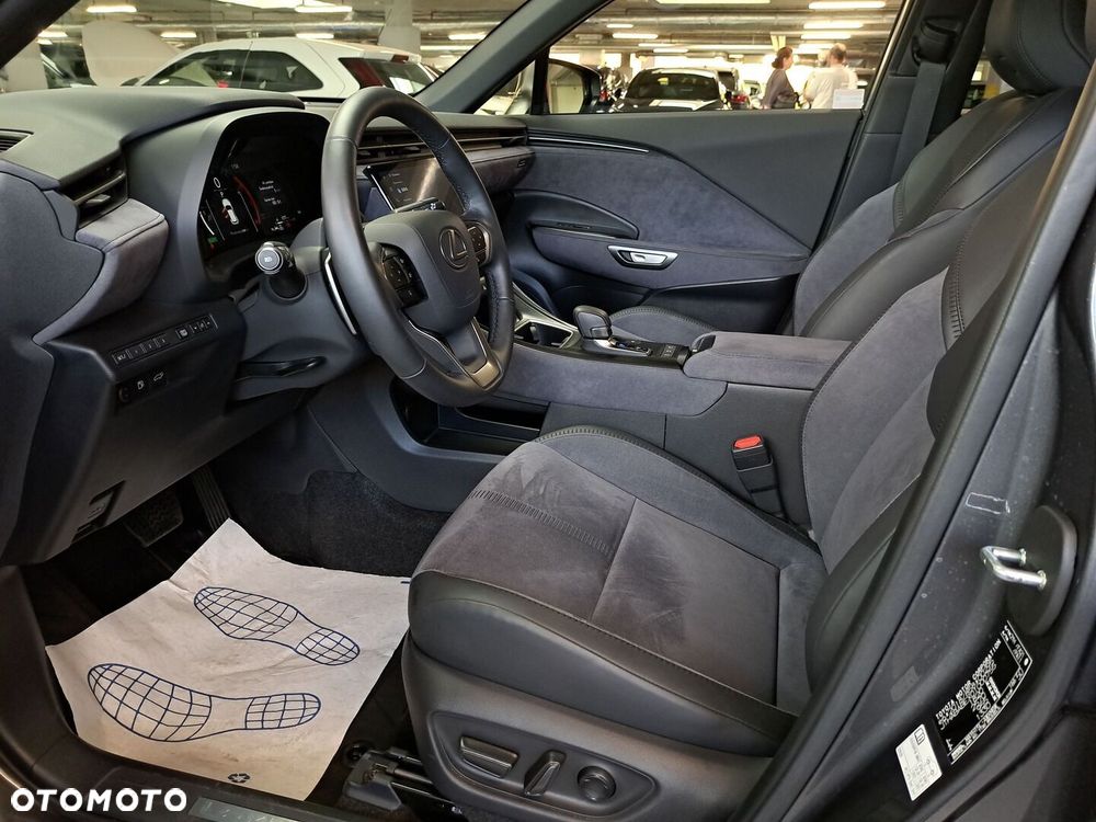 Lexus LBX 1.5 Hybrid Original Edition AWD - 28