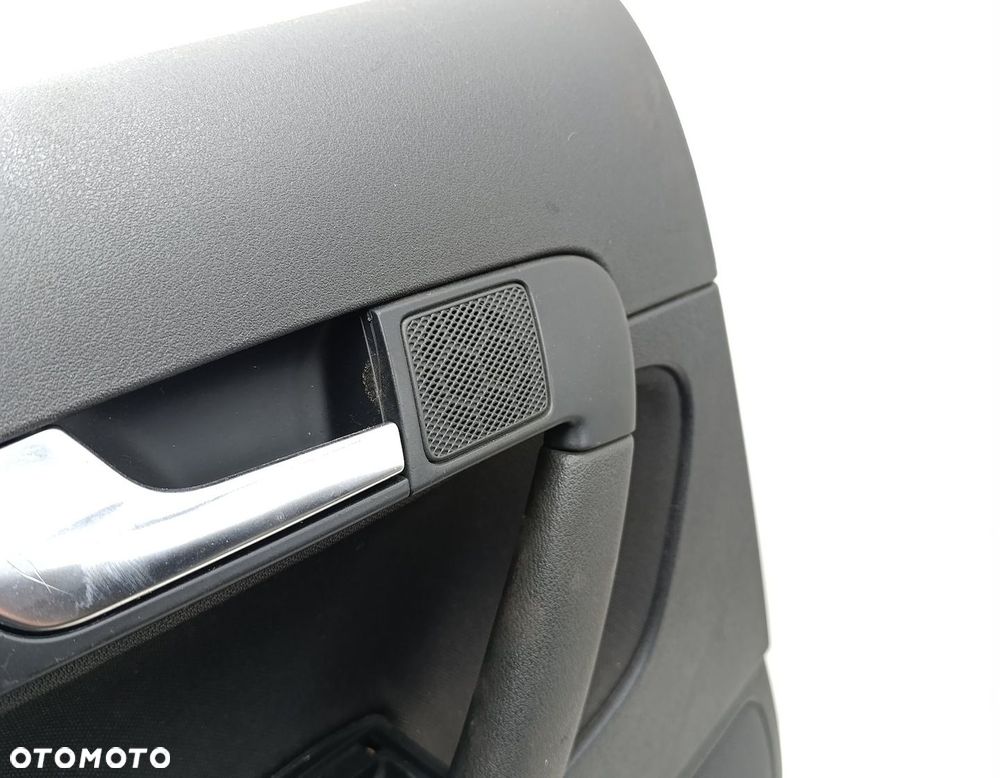 BOCZEK DRZWI LEWY TYLNY AUDI A3 8P 1.9 TDI - 4