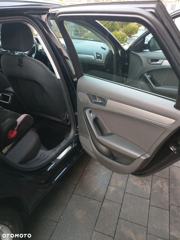 Audi A4 Avant 2.0 TDI DPF quattro Attraction - 12