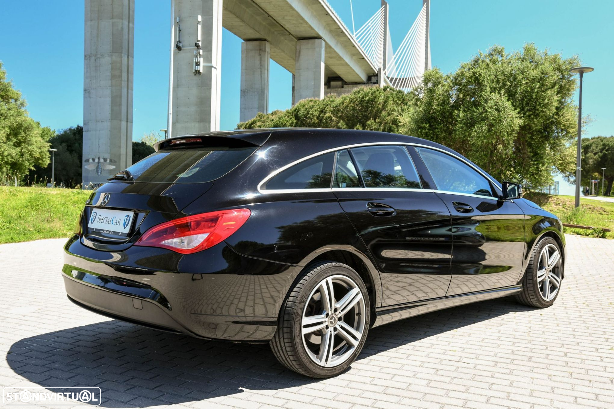 Mercedes-Benz CLA 180 d Shooting Brake Urban - 5
