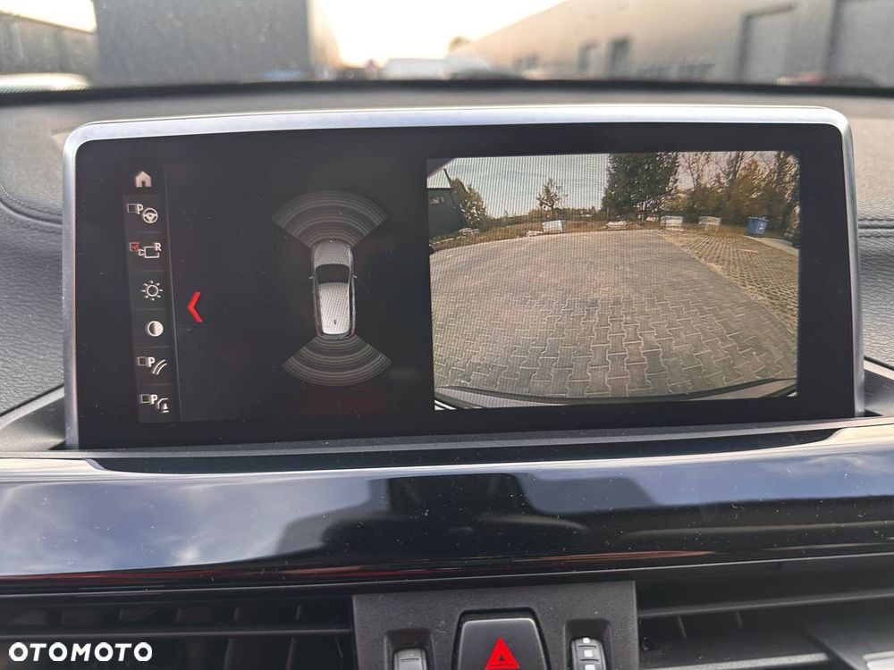 BMW X1 sDrive18i GPF xLine - 11