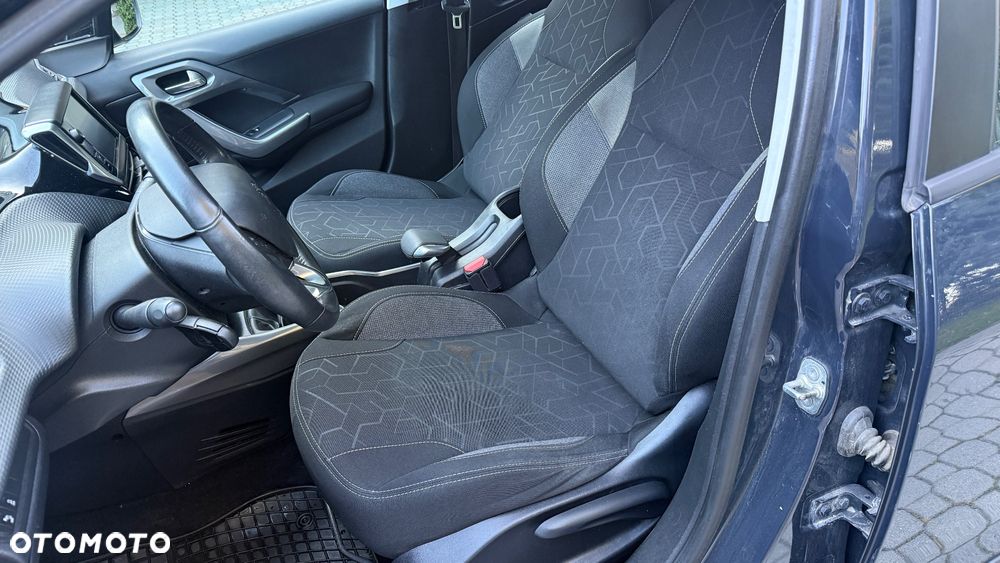 Peugeot 2008 - 10