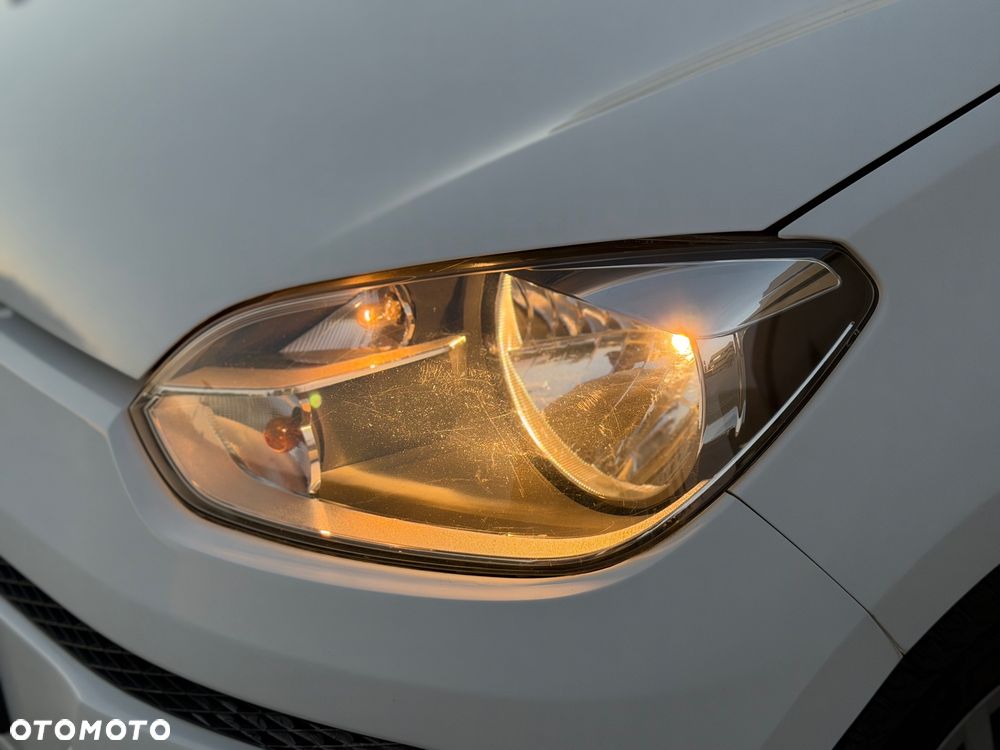 Volkswagen up! - 9