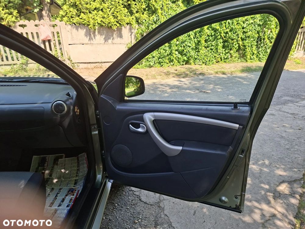 Dacia Duster 1.6 Laureate - 14