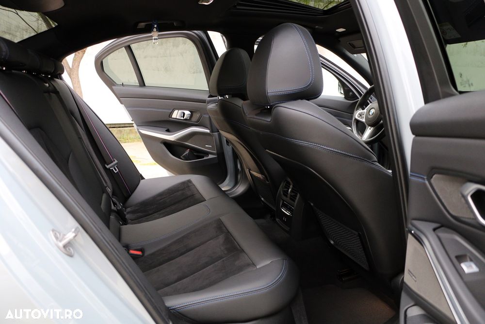 BMW Seria 3 330i xDrive AT - 9