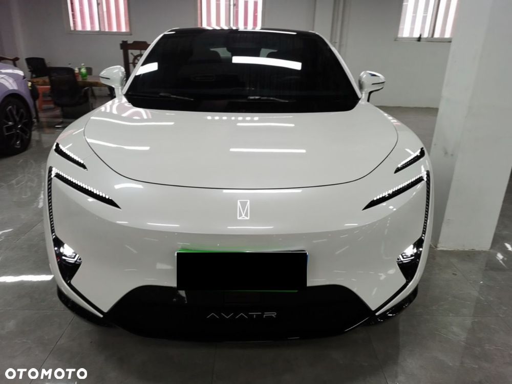 Avatr 11