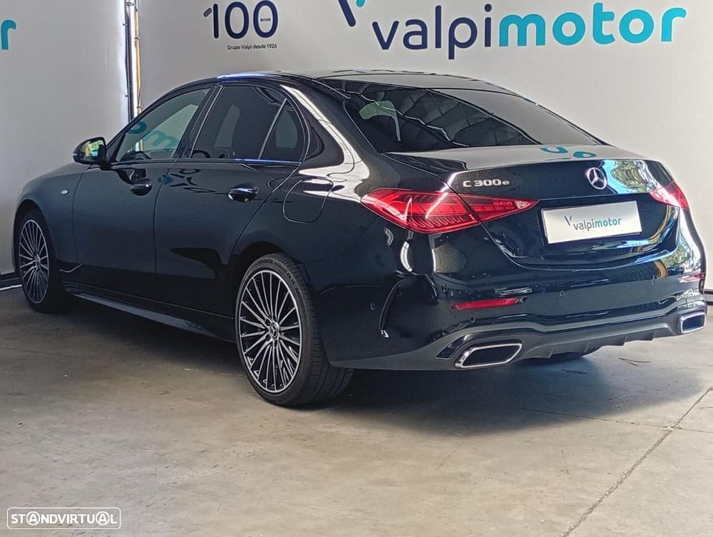 Mercedes-Benz C 300 e AMG Line — fotografia 8