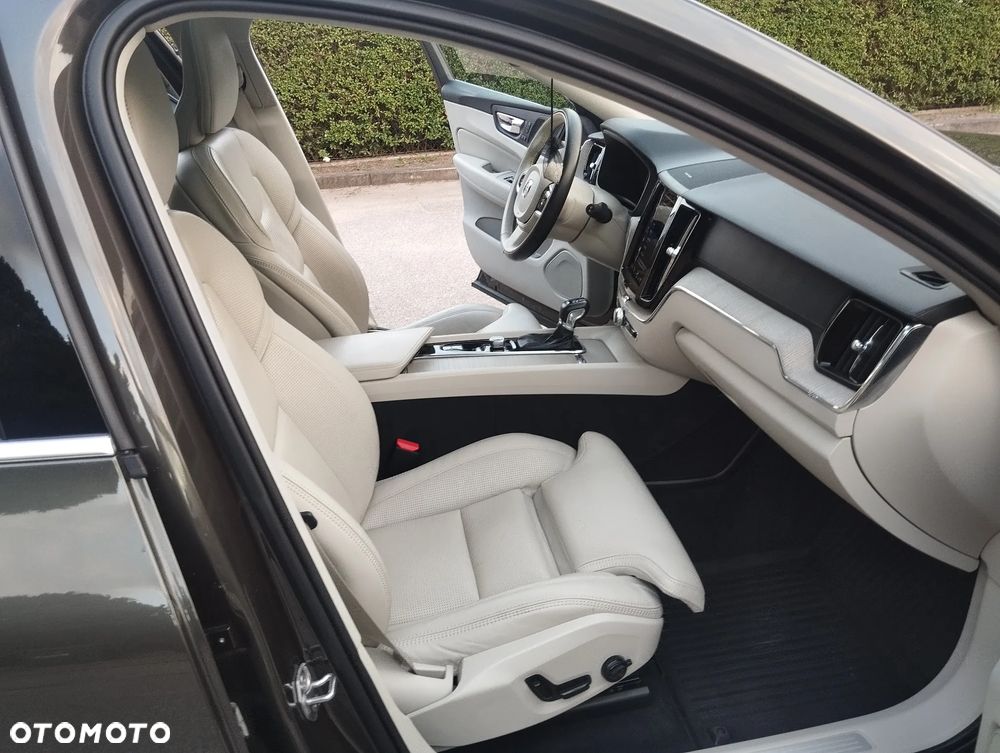 Volvo XC 60 T5 AWD Inscription - 12