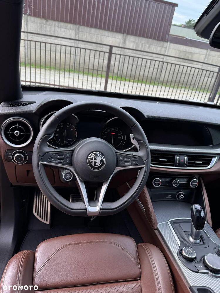 Alfa Romeo Stelvio 2.0 Turbo Veloce Q4 - 19